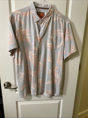 Newport Isle Light Gray & Peach Short-Sleeve Button-Up Shirt